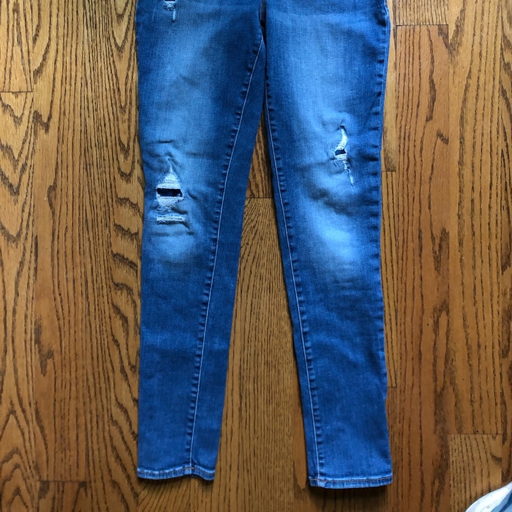 Distressed jeans - Picture 3 of 6